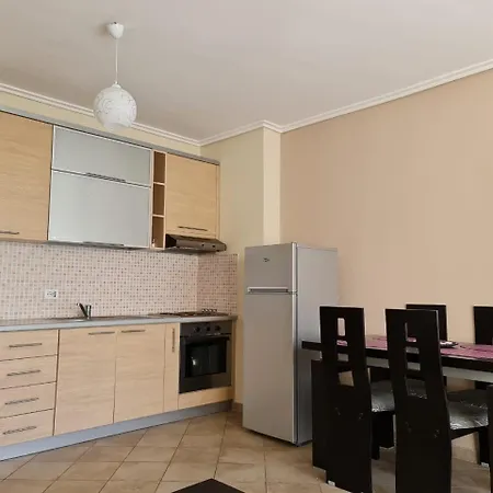 شقة Apartament- 15 Kateshi ساراندا